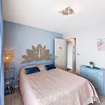 Montreuil-3 By Interhome