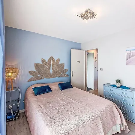 Montreuil-3 By Interhome