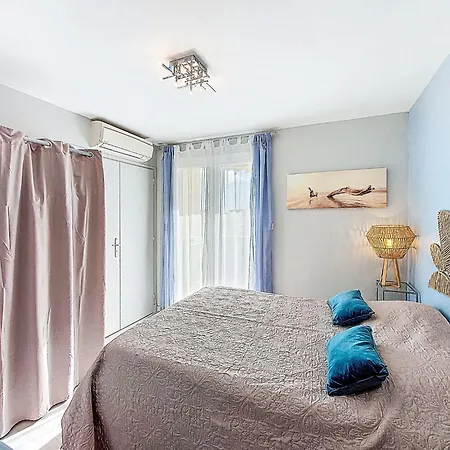Apartment Montreuil-3 By Interhome
